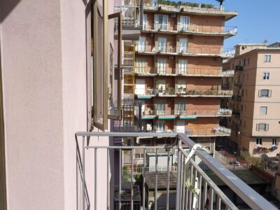 Pastena: Appartamento mq 120 al centro di via Madonna di Fatima, Salerno - 4 camere con cucina abitabile, wc, 2 ampi Ripostigli, piano intermedio, luminoso, vista mare