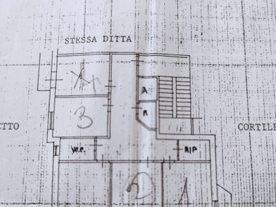 Pastena: Appartamento mq 120 al centro di via Madonna di Fatima, Salerno - 4 camere con cucina abitabile, wc, 2 ampi Ripostigli, piano intermedio, luminoso, vista mare