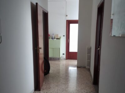 Pastena: Appartamento mq 120 al centro di via Madonna di Fatima, Salerno - 4 camere con cucina abitabile, wc, 2 ampi Ripostigli, piano intermedio, luminoso, vista mare