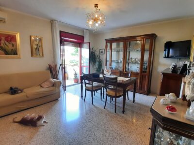 S. ANTONIO DI PONTECAGNANO 🌹🌹 Appartamento in Parco di circa 80 mq composto da ingresso, soggiorno ,cucina, 2 ampie camere da letto, bagno , possibilità di creare secondo bagno e terza camera da letto ,sottotetto, posto aut