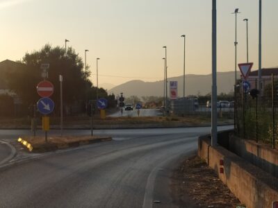 Aversana, Pontecagnano Faiano: distributore di carburante agricolo con 10.000 mq di terreno fronte strada