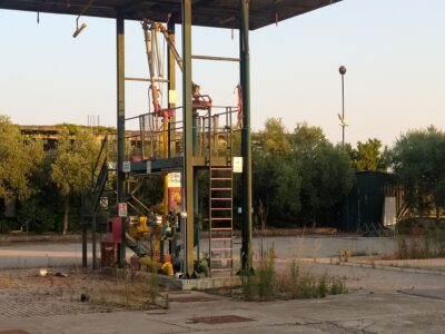 Aversana, Pontecagnano Faiano: distributore di carburante agricolo con 10.000 mq di terreno fronte strada