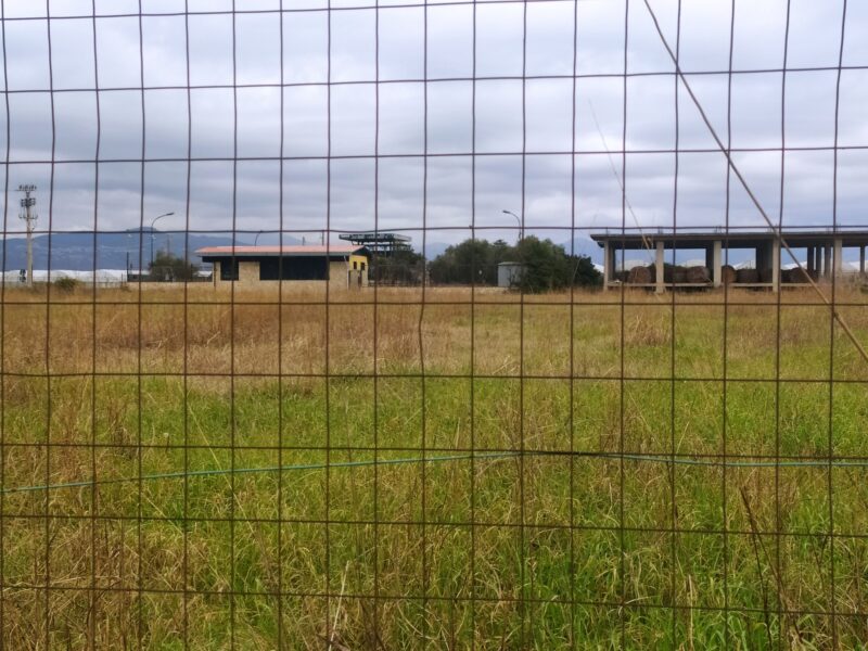 Aversana, Pontecagnano Faiano: distributore di carburante agricolo con 10.000 mq di terreno fronte strada