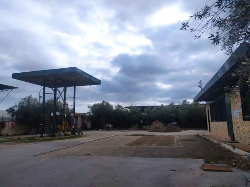 Aversana, Pontecagnano Faiano: distributore di carburante agricolo con 10.000 mq di terreno fronte strada